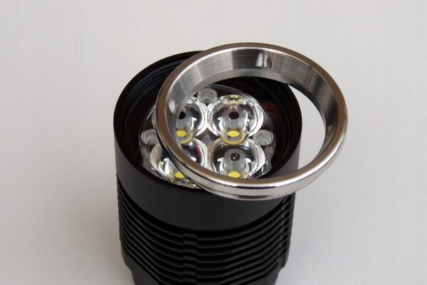 Bocialarka S12 3250lm 4x SST-20 5000K 9A MEDIUM